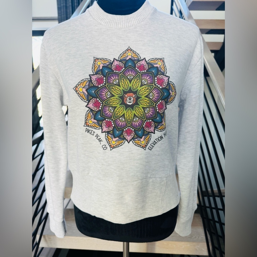 New Gray Mandala Graphic Sweatshirt size S